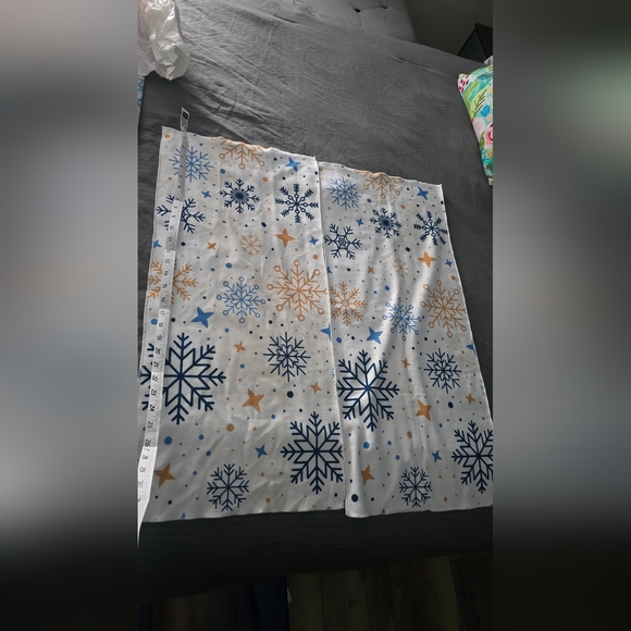 Matching Holiday snowflake Christmas towels - Picture 5 of 5